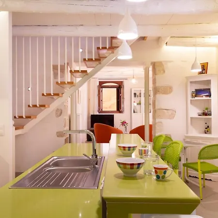 Byblos Walking Distance To Everything W/heated Pool & Bbq ريثيمنو